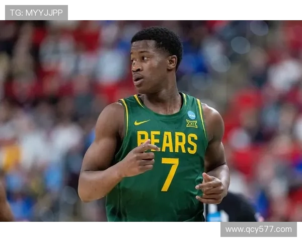 飞天遁地探花埃奇库姆18中10砍26分5抢断多次反击成关键表现 飞天遁地探花埃奇库姆18中10砍26分5抢断多次反击成关键表现